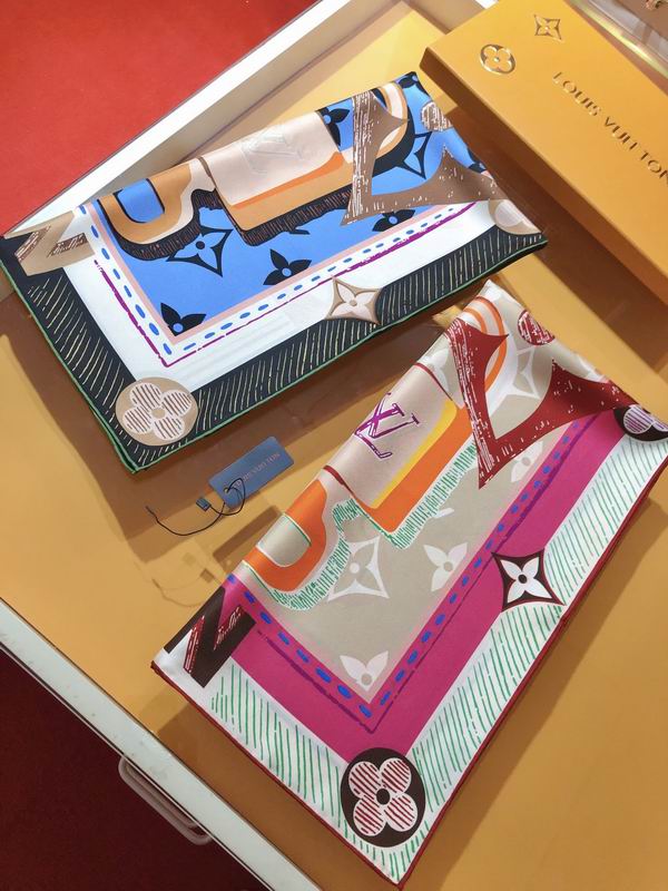 LV silk scarf 90X90cm E01 (17)